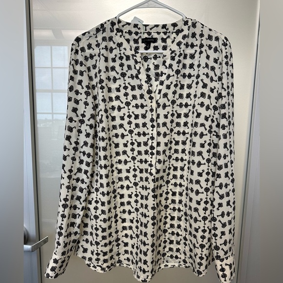 Talbots Key Novelty Print Long Sleeve Henley Blouse Size Large - Picture 1 of 4